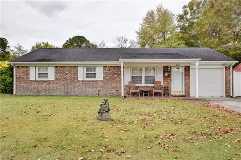 2825 Willowwood Dr, Chesapeake, VA 23323