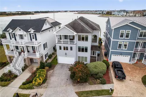 9712 Bay Point Dr, Norfolk, VA 23518