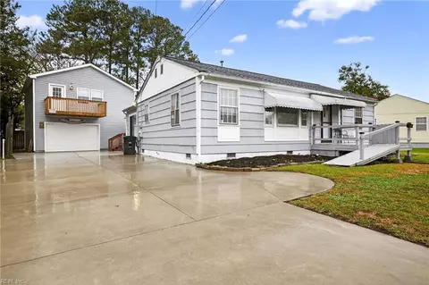 112 Green Meadow Dr, Portsmouth, VA 23701