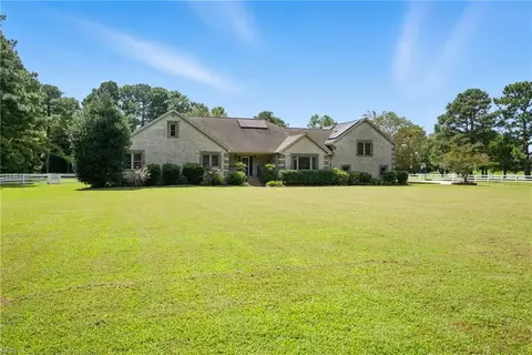 1645 Flanagans Ln, Virginia Beach, VA 23456
