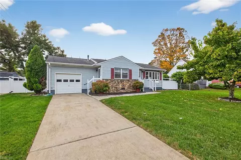 737 Holladay Ln, Virginia Beach, VA 23455
