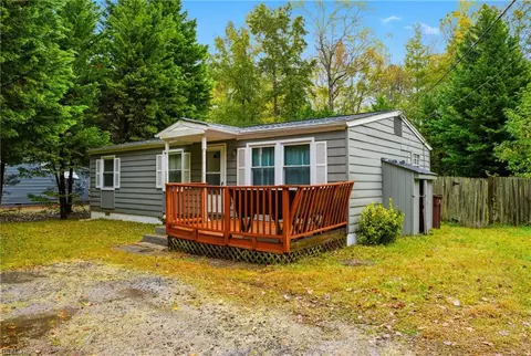 1628 Ballahack Rd, Chesapeake, VA 23322