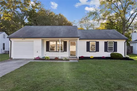 21 Sandy Lake Dr, Hampton, VA 23666