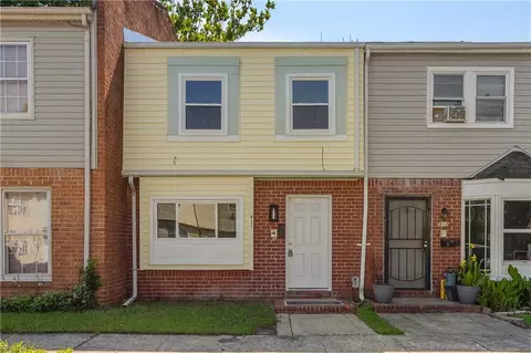 911 Harbour North Dr, Chesapeake, VA 23320