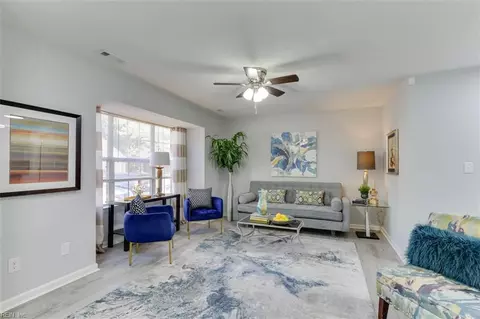 Living - 6 Silk Tree Pl, Hampton, VA 23666 photo 2 of 3