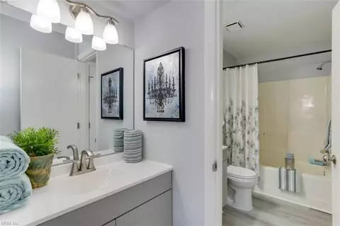 Bath - 6 Silk Tree Pl, Hampton, VA 23666 photo 2 of 3