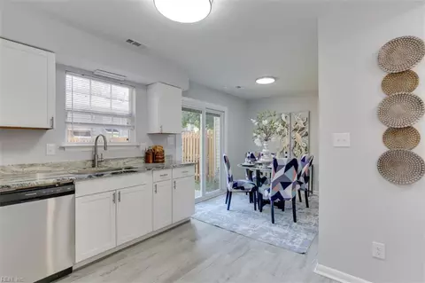 Kitchen - 6 Silk Tree Pl, Hampton, VA 23666 photo 3 of 3