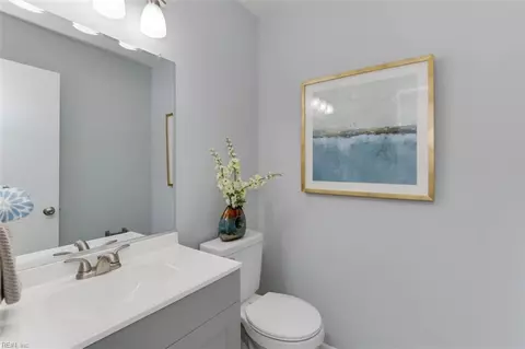 Bath - 6 Silk Tree Pl, Hampton, VA 23666 photo 1 of 3