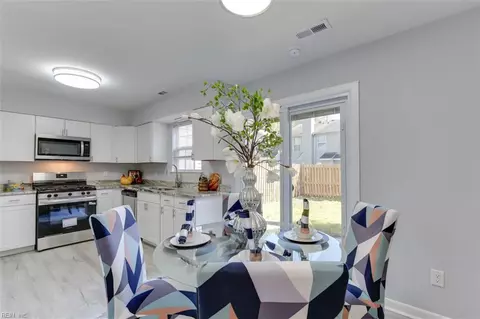 Dining - 6 Silk Tree Pl, Hampton, VA 23666 photo 1 of 3