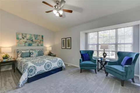 Bedroom - 6 Silk Tree Pl, Hampton, VA 23666 photo 2 of 4