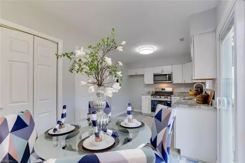 Dining - 6 Silk Tree Pl, Hampton, VA 23666 photo 3 of 3