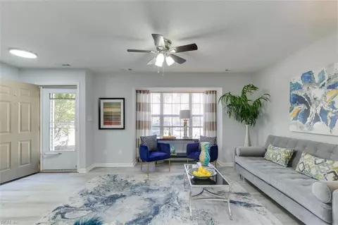 Living - 6 Silk Tree Pl, Hampton, VA 23666 photo 3 of 3