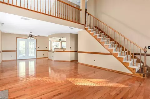 10 Enscore Ct, Hampton, VA 23666