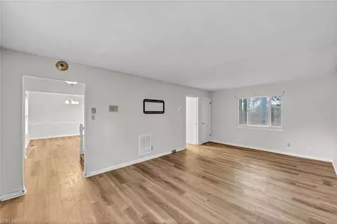 Living - 224 Dexter St E, Chesapeake, VA 23324 photo 4 of 4