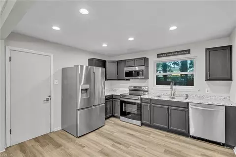 Kitchen - 224 Dexter St E, Chesapeake, VA 23324 photo 1 of 2