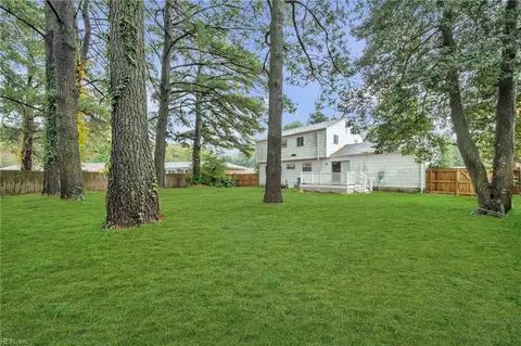 Exterior - 224 Dexter St E, Chesapeake, VA 23324 photo 6 of 12