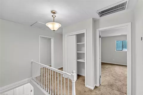 Entry Way - 224 Dexter St E, Chesapeake, VA 23324 photo 2 of 4