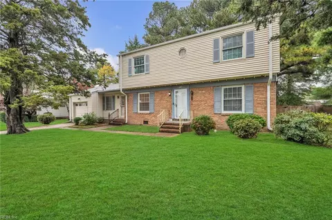 Exterior - 224 Dexter St E, Chesapeake, VA 23324 photo 3 of 12