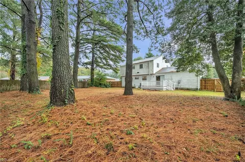 Exterior - 224 Dexter St E, Chesapeake, VA 23324 photo 11 of 12