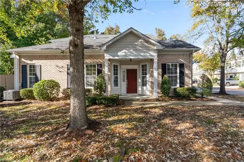 1406 Otterbourne Ct, Chesapeake, VA 23320
