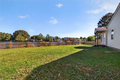 977 Barrington Ct, Virginia Beach, VA 23452