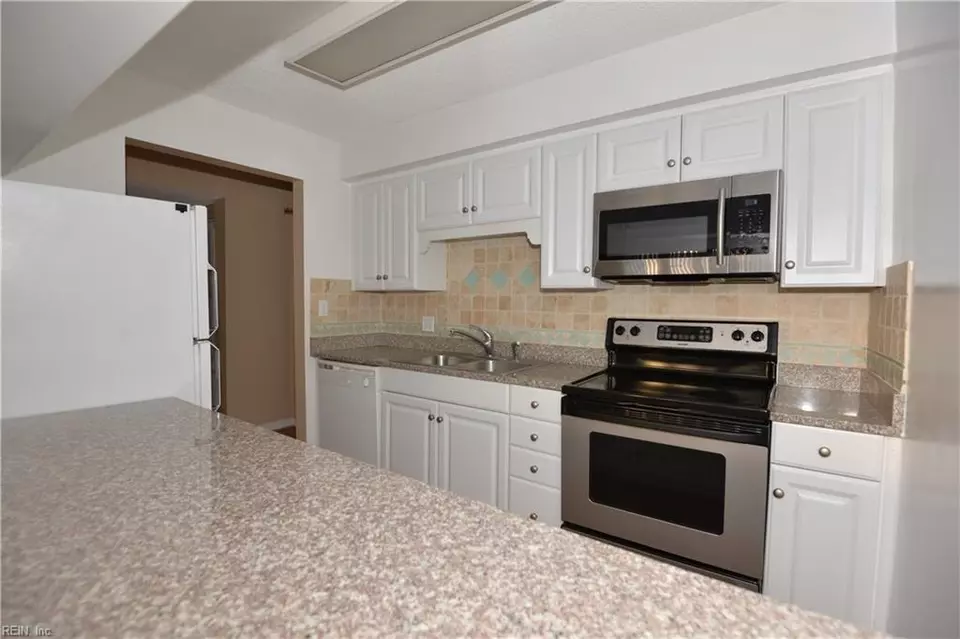 Kitchen - 3288 Page Avenue Ave #101, Virginia Beach, VA 23451 photo 2 of 5