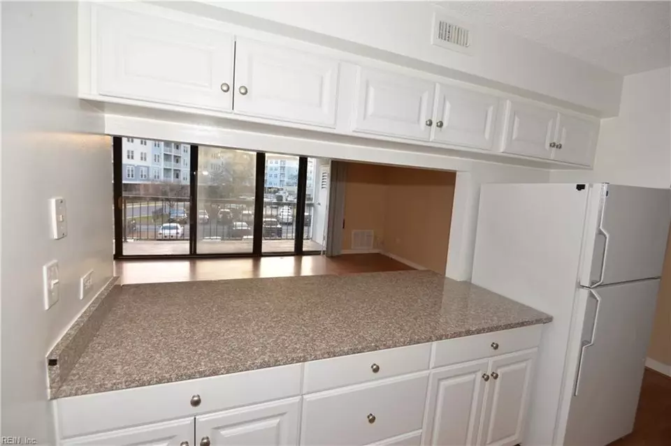 Kitchen - 3288 Page Avenue Ave #101, Virginia Beach, VA 23451 photo 4 of 5