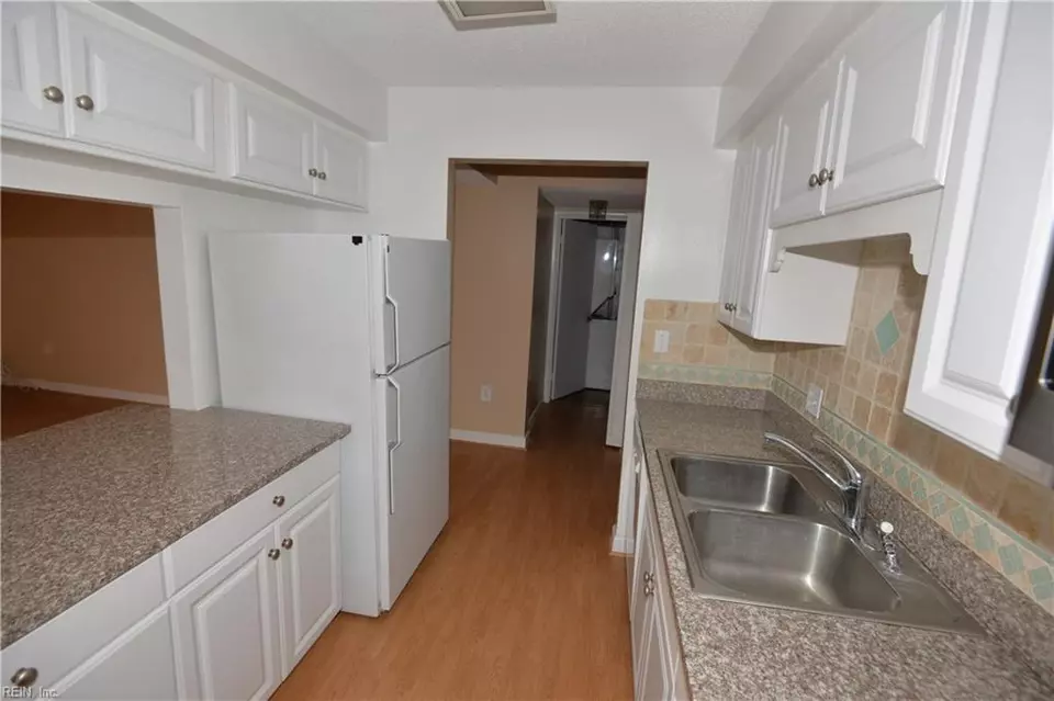 Kitchen - 3288 Page Avenue Ave #101, Virginia Beach, VA 23451 photo 5 of 5