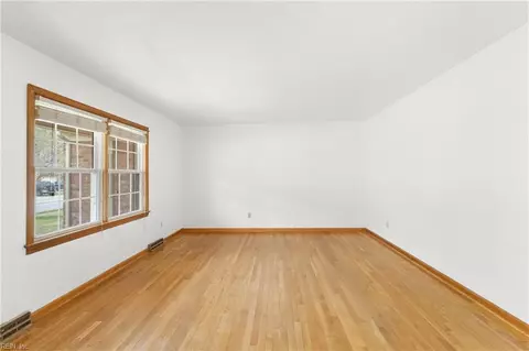 Living - 111 Garrett Dr, Hampton, VA 23669 photo 1 of 4