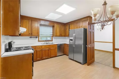 Kitchen - 111 Garrett Dr, Hampton, VA 23669 photo 2 of 2