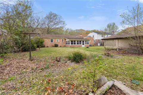 Exterior - 111 Garrett Dr, Hampton, VA 23669 photo 6 of 7