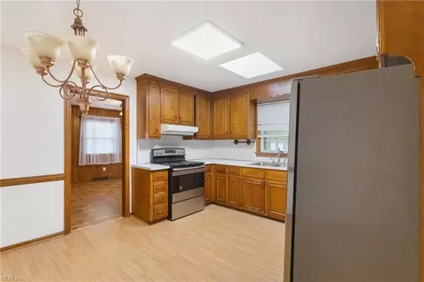 Kitchen - 111 Garrett Dr, Hampton, VA 23669 photo 1 of 2