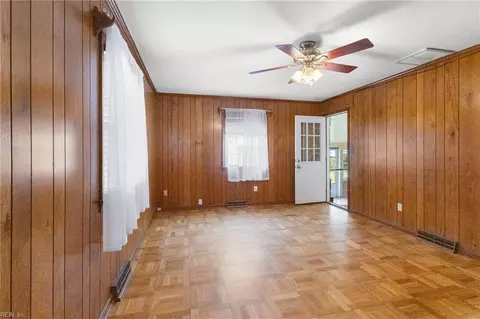 Living - 111 Garrett Dr, Hampton, VA 23669 photo 4 of 4