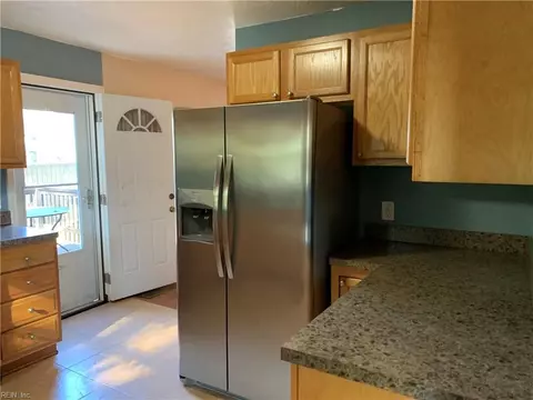 Entry Way - 3100 W Weaver Rd, Hampton, VA 23666 photo 1 of 1