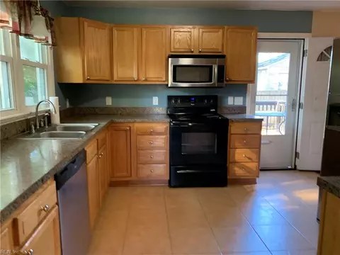 Kitchen - 3100 W Weaver Rd, Hampton, VA 23666 photo 2 of 5