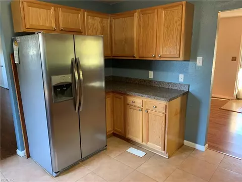 Kitchen - 3100 W Weaver Rd, Hampton, VA 23666 photo 5 of 5