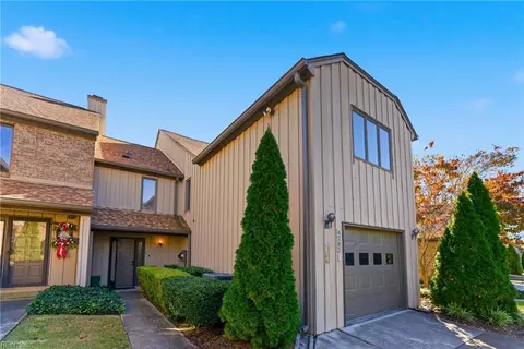 4285 Hatton Point Ln, Portsmouth, VA 23703