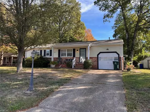 286 Sanlin Dr, Newport News, VA 23602