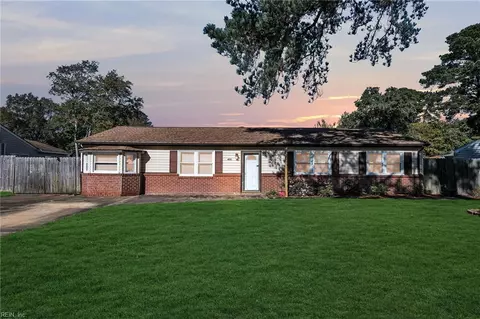 405 Courtney Arch Arch, Virginia Beach, VA 23452