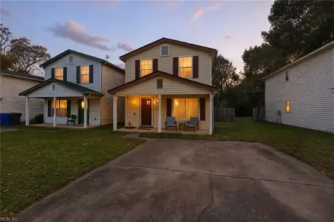 15 Colonial Pl, Newport News, VA 23601