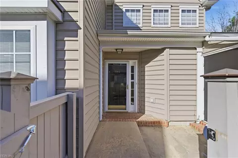 2463 Old Greenbrier Rd #1, Chesapeake, VA 23325