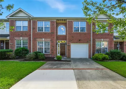 1003 Skiffs Landing Ln, Suffolk, VA 23435