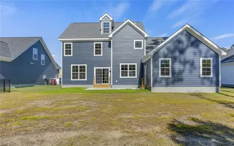 2219 Captiva Ln, Chesapeake, VA 23321 photo 4
