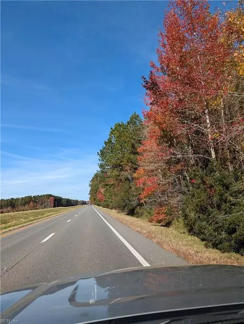 17 N George Washington Memoral Pw Pkwy, Gloucester, VA 23061