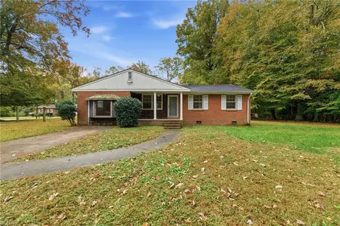 3681 Deerfield Dr, Suffolk, VA 23435