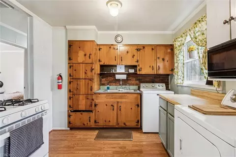 1821 Hurst Dr, Hampton, VA 23663 photo 11