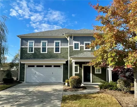 1940 Bexley Ln, Chesapeake, VA 23322