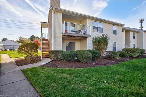617 Bluff Ct, Virginia Beach, VA 23462