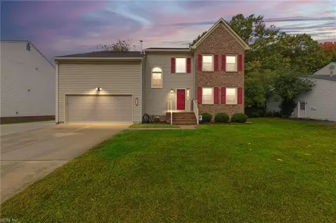 220 Hounds Chse Chase, Yorktown, VA 23693