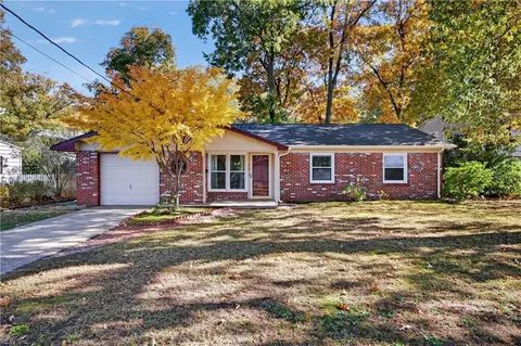 308 Westwood Cir, Virginia Beach, VA 23454